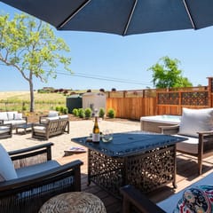Upscale 3-BD Healdsburg Retreat–Vineyards, Hot Tub