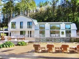 Kenwood Lodge - Luxury 5-Bedroom Retreat with Heated Pool - Image 4
