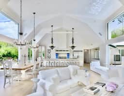 Kenwood Lodge - Luxury 5-Bedroom Retreat with Heated Pool - Image 3