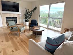 Hidden Oaks Retreat - 3 BD, Hot Tub, EV Charger - Image 5