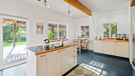 Charming Retreat near Healdsburg – 3 BD + Den, Outdoor Dining - Image 5