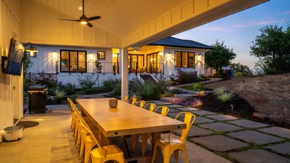 Healdsburg Haven - 3 BD plus Den, Pool, Spa & Wine Tasting - Image 2