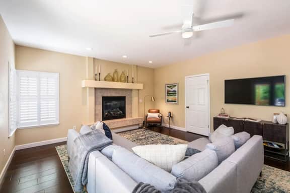 Luxurious 3 BD with Hot Tub in Serene Sonoma Oasis - Image 5
