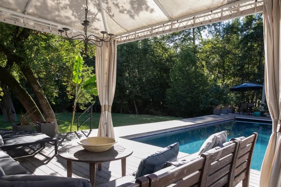 Kenwood Villa - Image 1